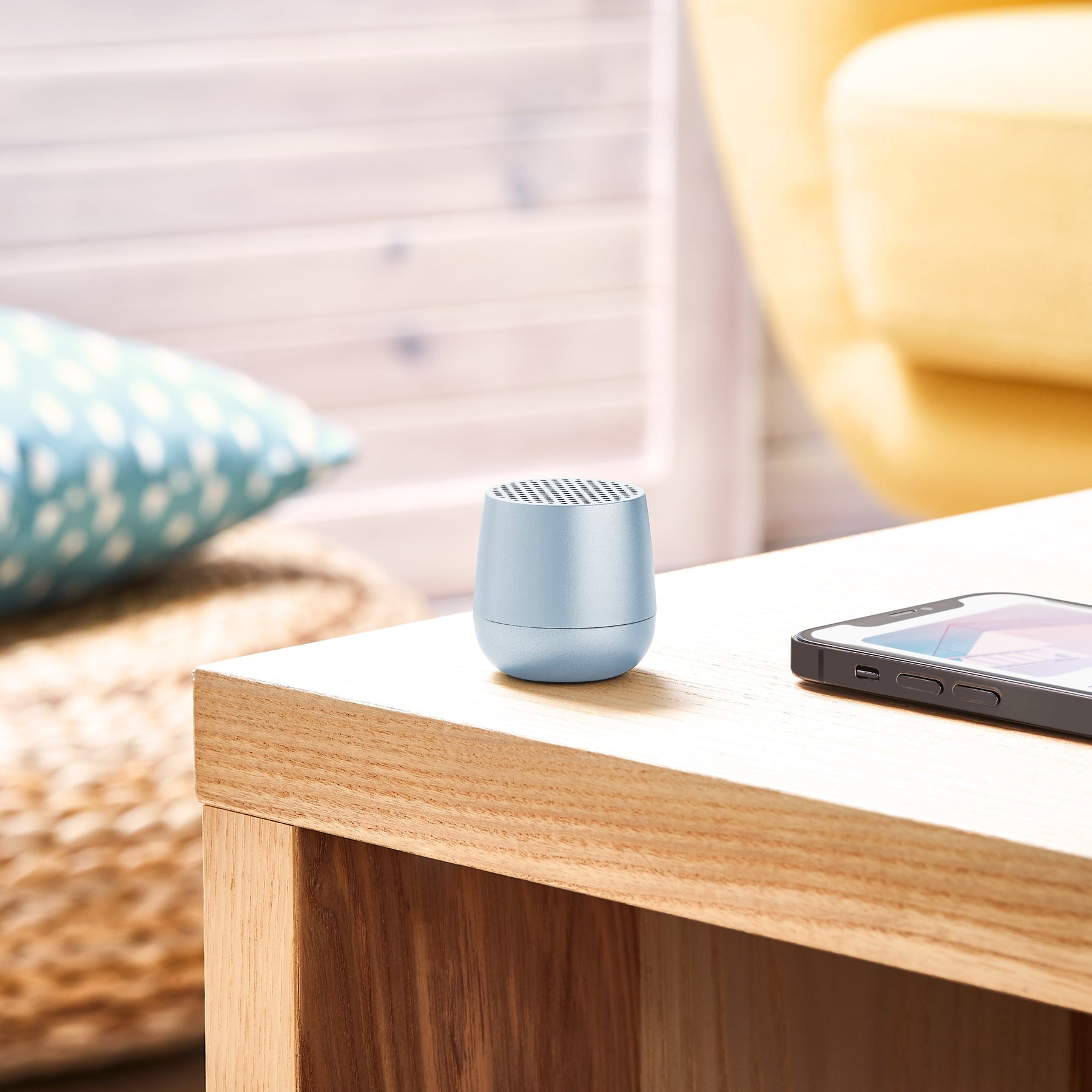 Mino Award Winning Speaker From France